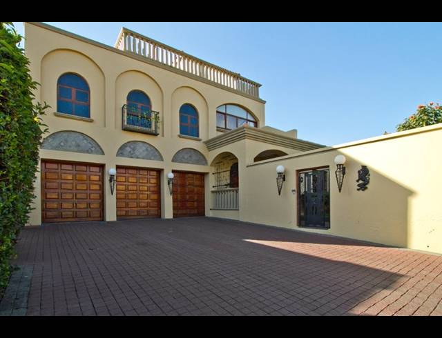 4 BEDROOM HOUSE FOR SALE IN KHYBER ROCK